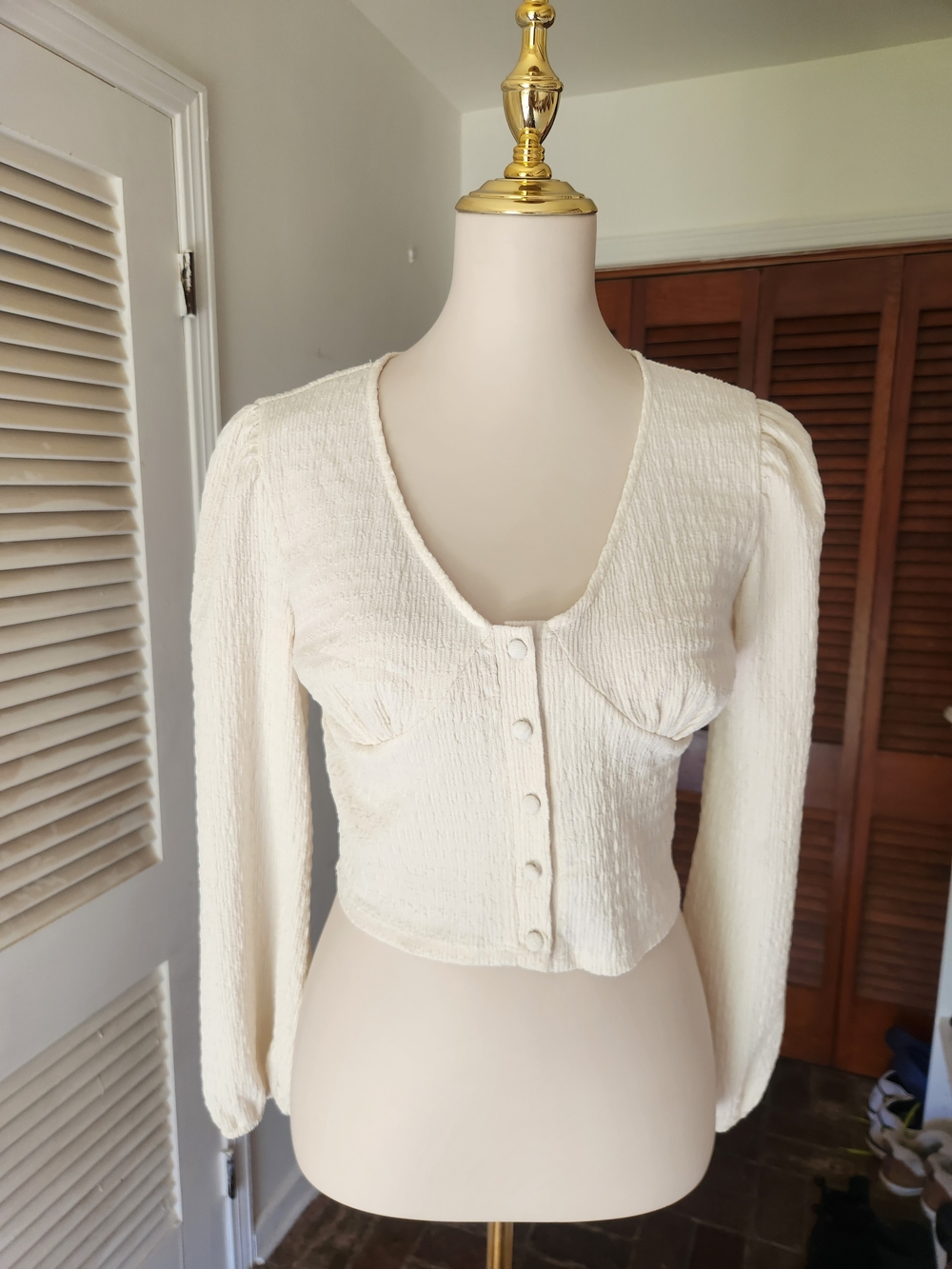 Cream Button-Front Textured Long-Sleeve Crop Top